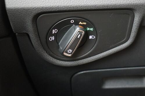 VOLKSWAGEN Touran 1.5 TSI DSG + 7PL. + CARPLAY + GPS + PDC + CRUISE (ACC) + STOF/ALCANTARA  + ALU