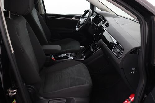 VOLKSWAGEN Touran 1.5 TSI DSG + 7PL. + CARPLAY + GPS + PDC + CRUISE (ACC) + STOF/ALCANTARA  + ALU