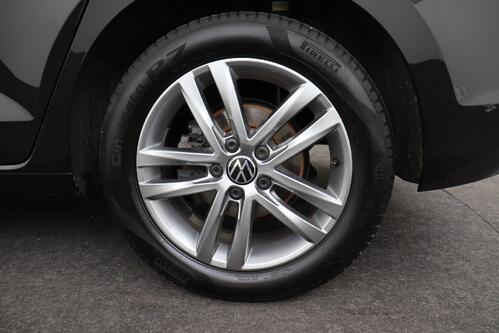 VOLKSWAGEN Touran 1.5 TSI DSG + 7PL. + CARPLAY + GPS + PDC + CRUISE (ACC) + STOF/ALCANTARA  + ALU