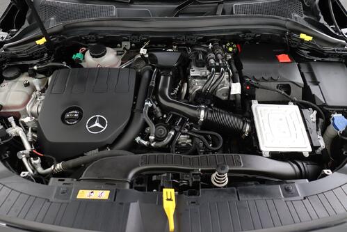 MERCEDES-BENZ GLA 250 e iA BUS.SOLUTION DCT + CAMERA + GPS + PDC + CRUISE + ALU 