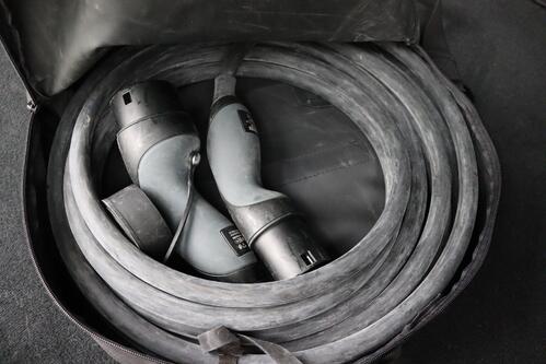 MERCEDES-BENZ GLA 250 e iA BUS.SOLUTION DCT + CAMERA + GPS + PDC + CRUISE + ALU 