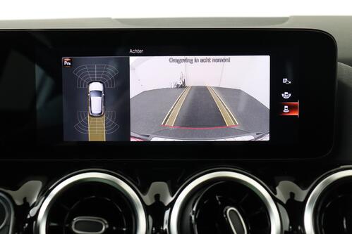 MERCEDES-BENZ GLA 250 e iA BUS.SOLUTION DCT + CAMERA + GPS + PDC + CRUISE + ALU 