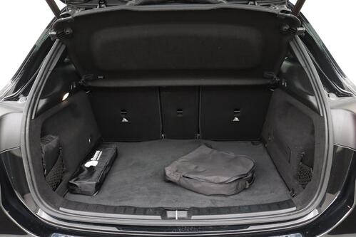 MERCEDES-BENZ GLA 250 e iA BUS.SOLUTION DCT + CAMERA + GPS + PDC + CRUISE + ALU 