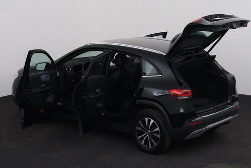MERCEDES-BENZ GLA 250 e iA BUS.SOLUTION DCT + CAMERA + GPS + PDC + CRUISE + ALU 