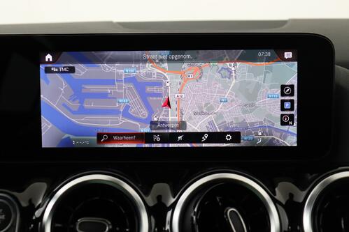 MERCEDES-BENZ GLA 250 e iA BUS.SOLUTION DCT + CAMERA + GPS + PDC + CRUISE + ALU 