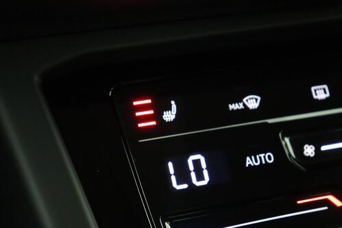 VOLKSWAGEN Touran 1.5 AT TSI COMFORTLINE DSG  + 7 PL. + CAMERA + PDC + ALU 