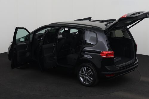 VOLKSWAGEN Touran 1.5 AT TSI COMFORTLINE DSG  + 7 PL. + CAMERA + PDC + ALU 