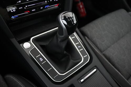 VOLKSWAGEN Passat Variant STYLE BUSINESS 1.5TSI + GPS + CARPLAY + CAMERA + PDC + CRUISE + ALU 16