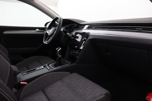 VOLKSWAGEN Passat Variant STYLE BUSINESS 1.5TSI + GPS + CARPLAY + CAMERA + PDC + CRUISE + ALU 16