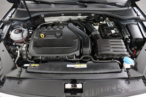 VOLKSWAGEN Passat Variant STYLE BUSINESS 1.5TSI + GPS + CARPLAY + CAMERA + PDC + CRUISE + ALU 16