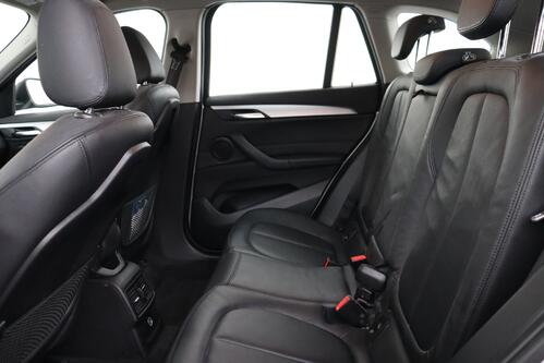 BMW X1 SDRIVE 18i + CARPLAY + GPS + CAMERA + PDC + CRUISE + LEDER + ALU 17
