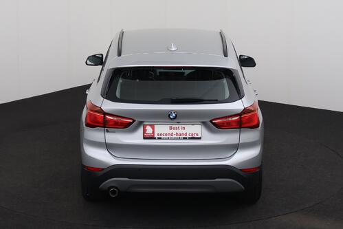 BMW X1 SDRIVE 18i + CARPLAY + GPS + CAMERA + PDC + CRUISE + LEDER + ALU 17