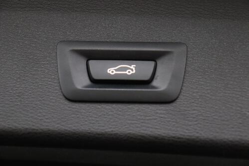 BMW X1 SDRIVE 18i + CARPLAY + GPS + CAMERA + PDC + CRUISE + LEDER + ALU 17