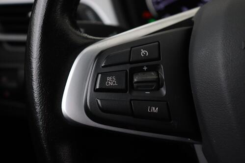 BMW X1 SDRIVE 18i + CARPLAY + GPS + CAMERA + PDC + CRUISE + LEDER + ALU 17