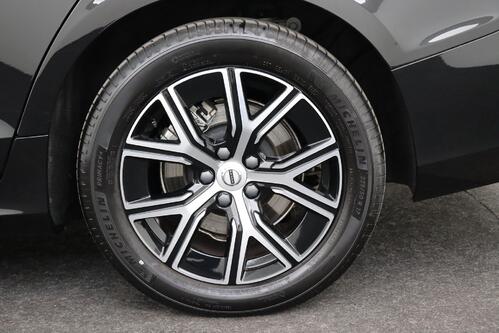 VOLVO S60 R-DESIGN 2.0  MHEV GEARTRONIC  + GPS + LEDER + CARPLAY + CAMERA + PDC + CRUISE + ALU 17