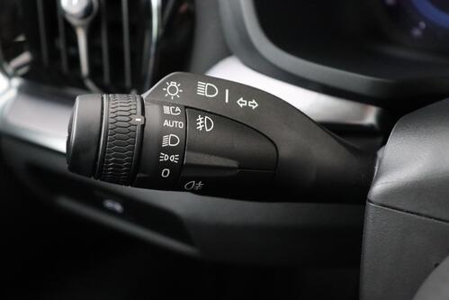 VOLVO S60 R-DESIGN 2.0  MHEV GEARTRONIC  + GPS + LEDER + CARPLAY + CAMERA + PDC + CRUISE + ALU 17