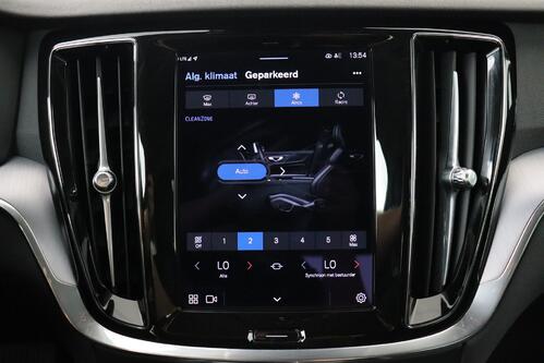 VOLVO S60 R-DESIGN 2.0  MHEV GEARTRONIC  + GPS + LEDER + CARPLAY + CAMERA + PDC + CRUISE + ALU 17