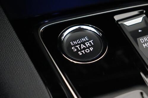 PEUGEOT 3008 1.2 PURETECH 131 PK EAT8 + A/T + GPS + CARPLAY + CAMERA + HALF/LEDER + PDC + CRUISE + ALU 18