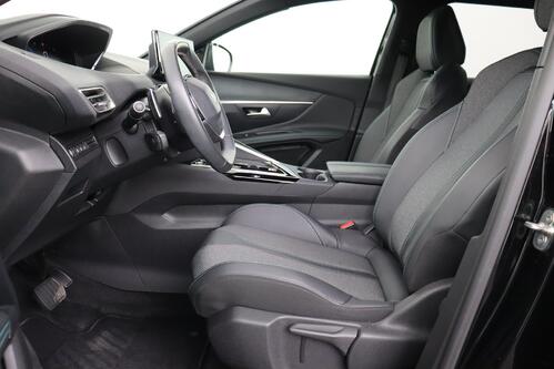 PEUGEOT 3008 1.2 PURETECH 131 PK EAT8 + A/T + GPS + CARPLAY + CAMERA + HALF/LEDER + PDC + CRUISE + ALU 18