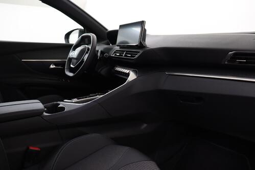 PEUGEOT 3008 1.2 PURETECH 131 PK EAT8 + A/T + GPS + CARPLAY + CAMERA + HALF/LEDER + PDC + CRUISE + ALU 18