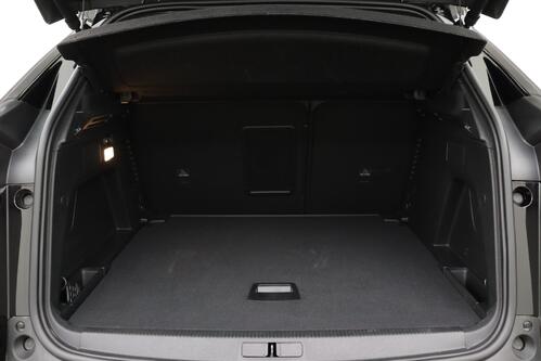 PEUGEOT 3008 1.2 PURETECH 131 PK EAT8 + A/T + GPS + CARPLAY + CAMERA + HALF/LEDER + PDC + CRUISE + ALU 18