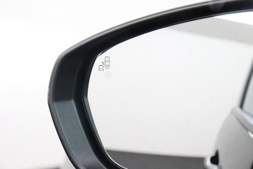 PEUGEOT 3008 1.2 PURETECH 131 PK EAT8 + A/T + GPS + CARPLAY + CAMERA + HALF/LEDER + PDC + CRUISE + ALU 18