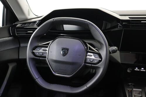 PEUGEOT 308  SW ALLURE 1.2 PURETECH EAT8 + A/T + GPS + CARPLAY + CAMERA + HALF/LEDER + PDC + CRUISE(ACC) + ALU 17
