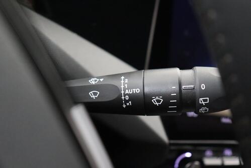 PEUGEOT 308  SW ALLURE 1.2 PURETECH EAT8 + A/T + GPS + CARPLAY + CAMERA + HALF/LEDER + PDC + CRUISE(ACC) + ALU 17