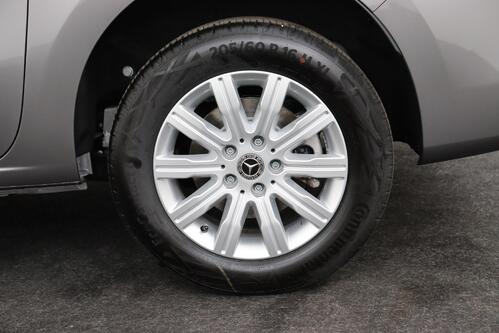 MERCEDES-BENZ T 180 PROGRESSIVE- LINE  iA DCT + 7PL. + A/T + GPS + LEDER + CAMERA + PDC + CRUISE + ALU 16