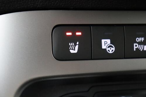 MERCEDES-BENZ T 180 PROGRESSIVE- LINE  iA DCT + 7PL. + A/T + GPS + LEDER + CAMERA + PDC + CRUISE + ALU 16