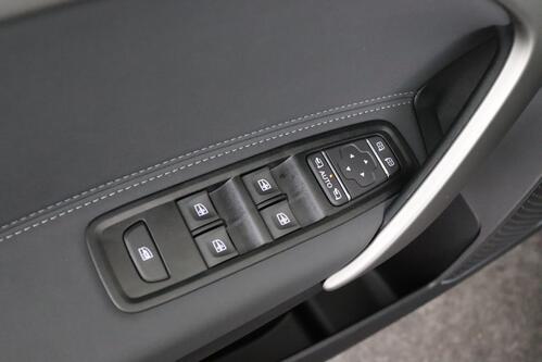 MERCEDES-BENZ T 180 PROGRESSIVE- LINE  iA DCT + 7PL. + A/T + GPS + LEDER + CAMERA + PDC + CRUISE + ALU 16