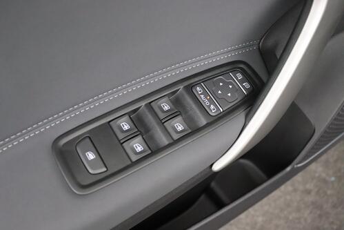 MERCEDES-BENZ T 180 iA DCT PROGRESSIVE LINE L2  + 7 PL. + CAMERA + PDC + CRUISE + LEDER + ALU 