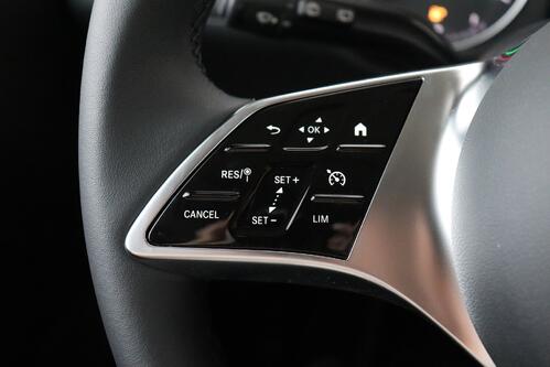 MERCEDES-BENZ T 180 1.3 DCT PROGRESSIVE LINE L2 +  7 PL. + GPS + CAMERA + PDC + CRUISE + LEDER + ALU