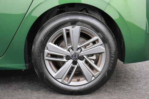 PEUGEOT 308 ACTIVE PACK 1.2 PURETECH EAT8 + A/T + GPS + CARPLAY + PDC + CRUISE(ACC) + ALU