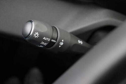 PEUGEOT 308 ACTIVE PACK 1.2 PURETECH EAT8 + A/T + GPS + CARPLAY + PDC + CRUISE(ACC) + ALU