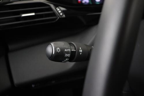 PEUGEOT 308 1.2 ACTIVE PACK + A/T + CARPLAY + PDC + CRUISE (ACC) + ALU 