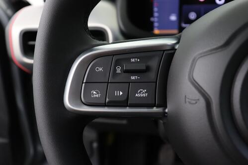 JEEP Avenger 1.2 T3 MT SUMMIT + CARPLAY + CAMERA + PDC + CRUISE + PANO + HALF-LEDER + ALU 