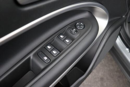 JEEP Avenger 1.2 T3 MT SUMMIT + CARPLAY + CAMERA + PDC + CRUISE + PANO + HALF-LEDER + ALU 