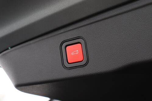 JEEP Avenger 1.2 T3 MT SUMMIT + CARPLAY + CAMERA + PDC + CRUISE + PANO + HALF-LEDER + ALU 