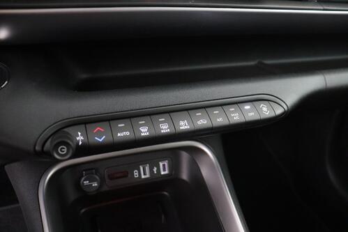 JEEP Avenger 1.2 T3 MT SUMMIT + CARPLAY + CAMERA + PDC + CRUISE + PANO + HALF-LEDER + ALU 