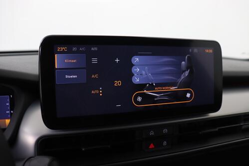 JEEP Avenger 1.2 T3 MT SUMMIT + CARPLAY + CAMERA + PDC + CRUISE + PANO + HALF-LEDER + ALU 