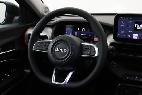 JEEP Avenger 1.2 T3 MT SUMMIT + CARPLAY + CAMERA + PDC + CRUISE + PANO + HALF-LEDER + ALU 