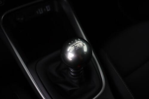 JEEP Avenger 1.2 T3 MT SUMMIT + CARPLAY + CAMERA + PDC + CRUISE + PANO + HALF-LEDER + ALU 