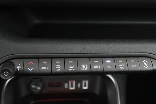 JEEP Avenger 1.2 T3 MT SUMMIT + CARPLAY + CAMERA + PDC + CRUISE + PANO DAK + ALU 