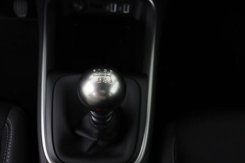 JEEP Avenger 1.2 T3 MT SUMMIT + CARPLAY + CAMERA + PDC + CRUISE + PANO DAK + ALU 