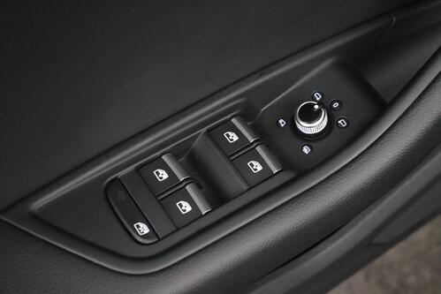 AUDI A4 35 TFSI S-LINE + GPS + PDC + LEDER + ALU 