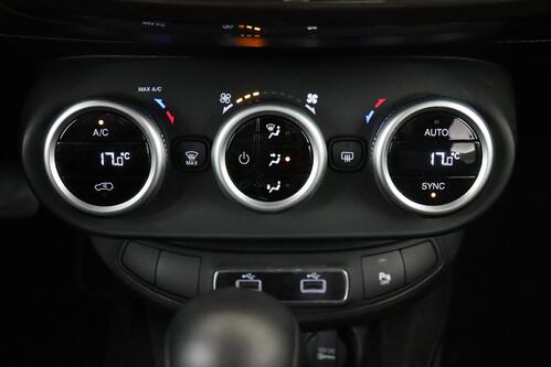 FIAT 500X SPORT 1.5i  MHEV  DCT + GPS + CAMERA + PDC + HALF/LEDER + CRUISE + ALU 