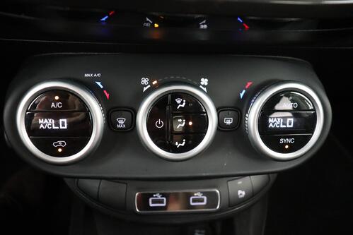 FIAT 500X 1.5 SPORT MHEV + A/T + GPS + CAMERA + HALF/LEDER + PDC + CRUISE + ALU 