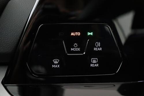 VOLKSWAGEN Golf LIFE BUSINESS 1.0 e-TSI DSG + CARPLAY + GPS + CAMERA + PDC + ALU 