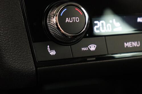 SKODA Kamiq 1.0 TSI DSG AMBITION CLEVER + GPS + CAMERA + PDC + ALU 